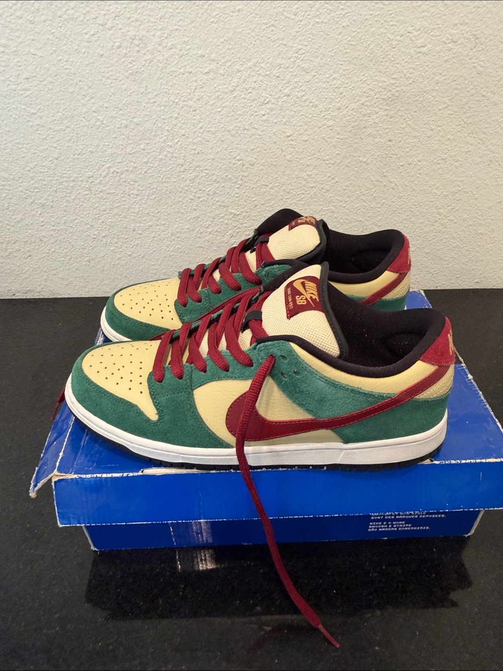 Vegas Gold SB dunk low - Picture 4 of 7